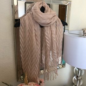 New York & Company pink sparkly acrylic scarf